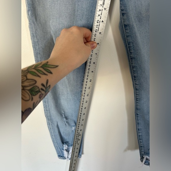 Agolde Sophie Crop in Outsider Denim Blue Jeans Distressed Size 23 - Picture 3 of 9